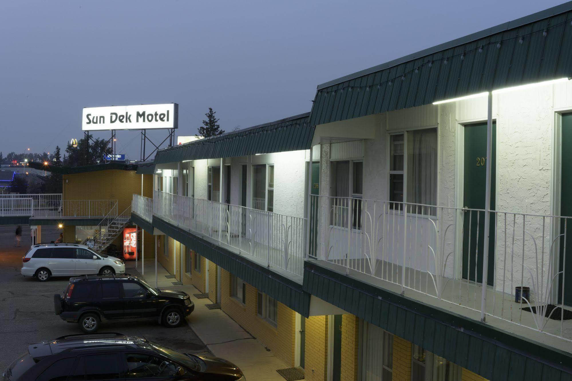 Sun-Dek Motel Medicine Hat Exterior foto