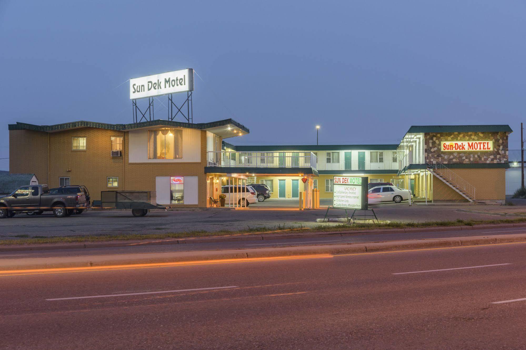 Sun-Dek Motel Medicine Hat Exterior foto