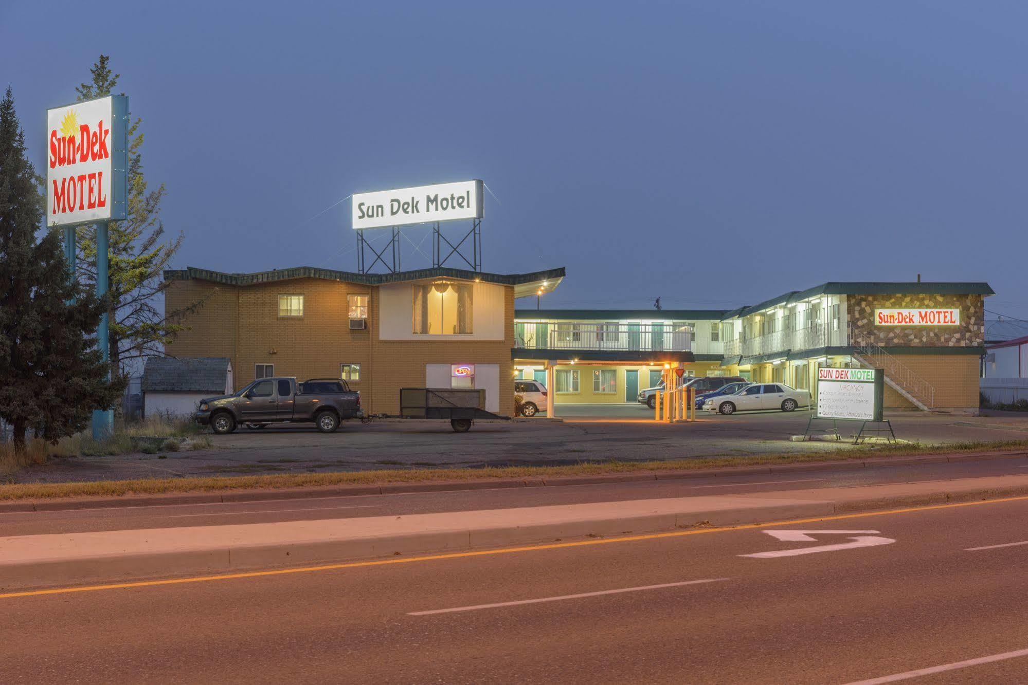 Sun-Dek Motel Medicine Hat Exterior foto